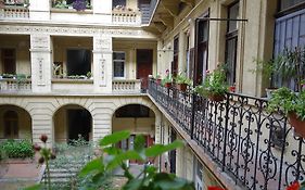 Vivid Csengery Apartment